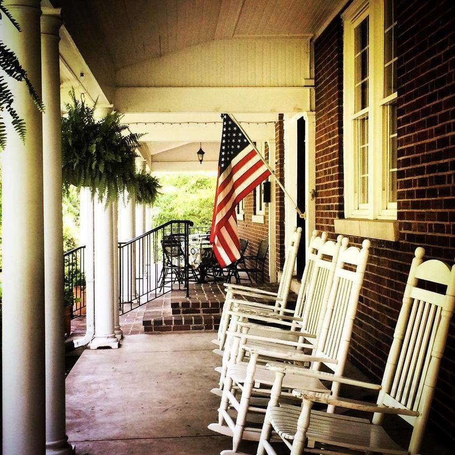 The Woodford Inn Versailles Exterior foto